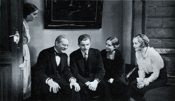 Lionel Barrymore, Nancy Carroll, Louise Carter, Phillips Holmes, and Zasu Pitts in Broken Lullaby (1932)