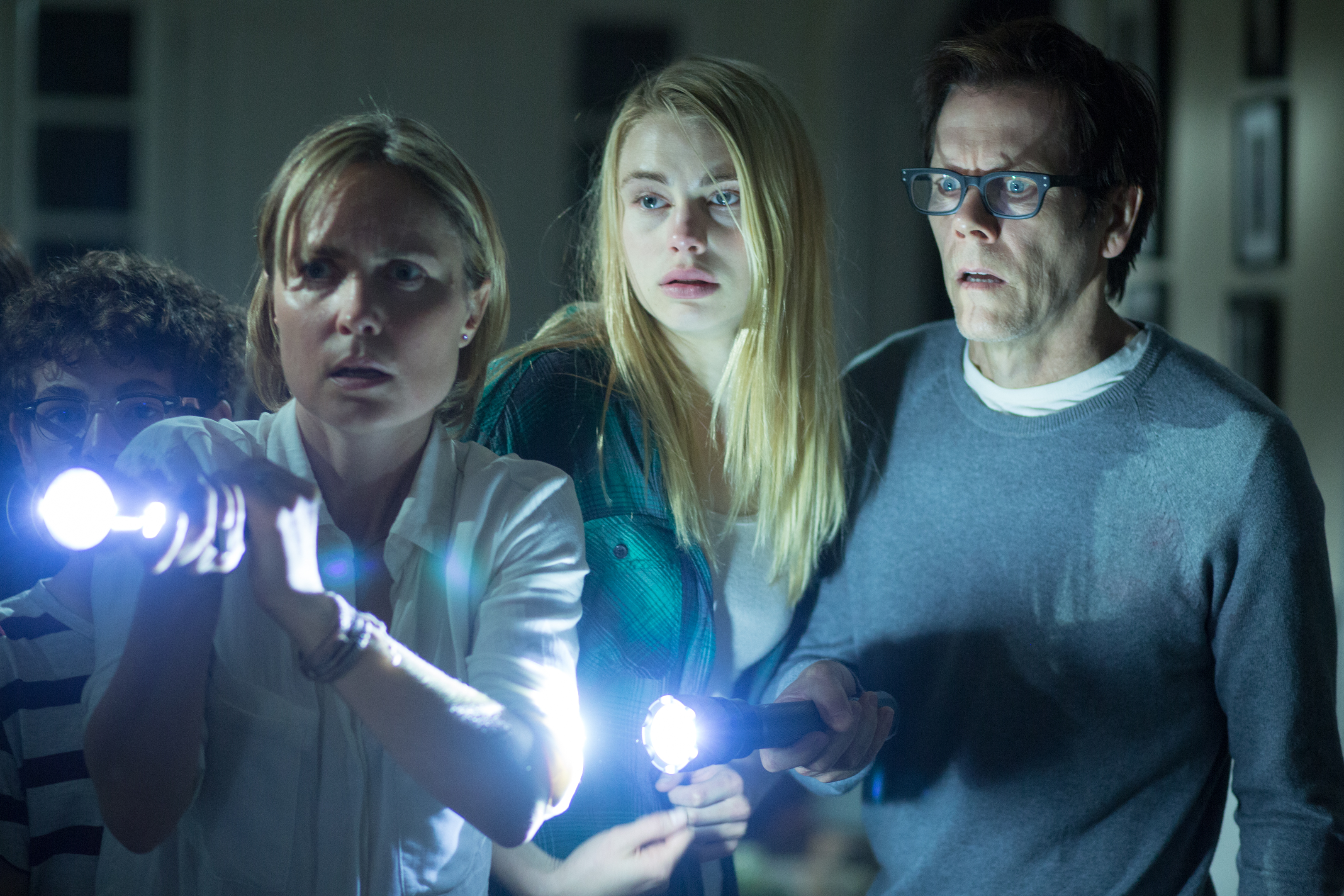 Kevin Bacon, David Mazouz, and Lucy Fry in The Darkness (2016)