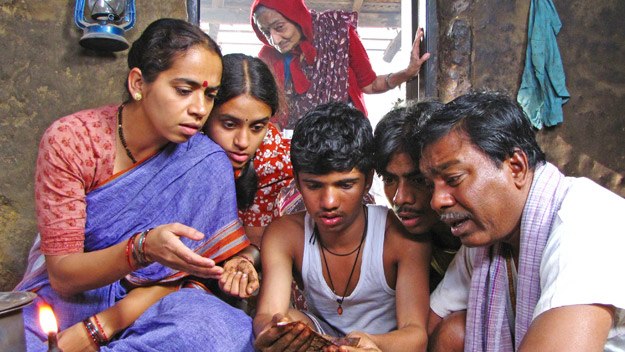 Kishore Kadam, Ashwini Giri, Madan Deodhar, and Parn Pethe in Ek Cup Chya (2009)