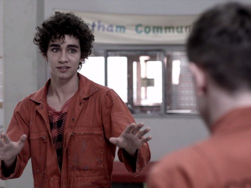 Robert Sheehan and Iwan Rheon in Misfits (2009)