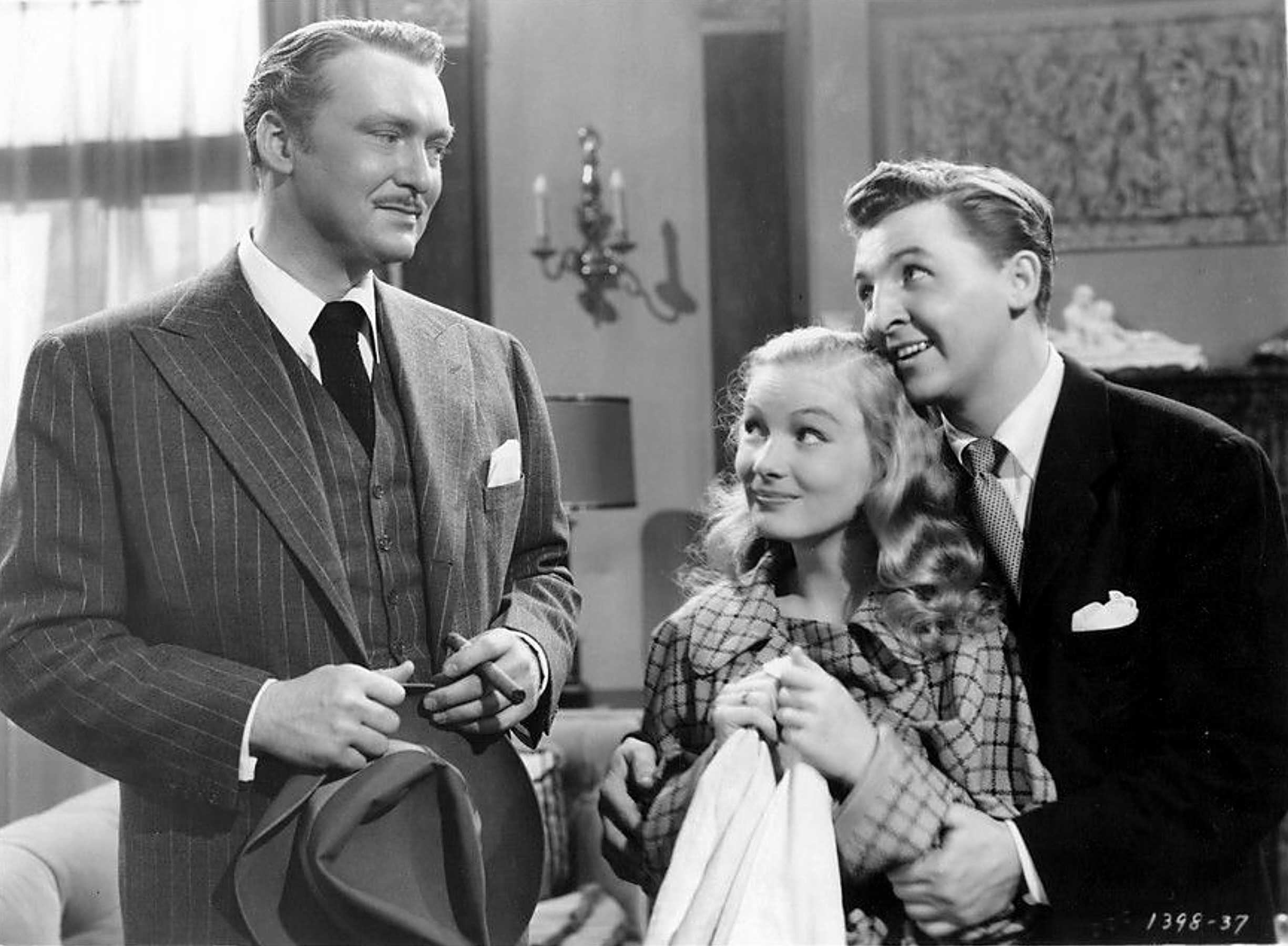 Veronica Lake, Eddie Bracken, and Albert Dekker in Hold That Blonde! (1945)