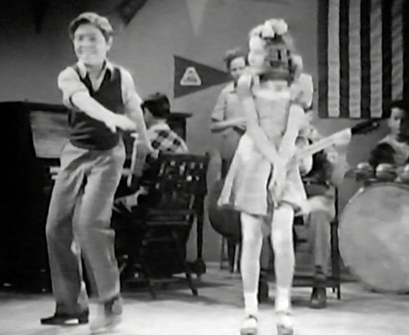 Dickie Humphreys and Kay Tapscott in Hi, Buddy (1943)