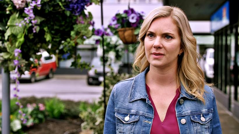 Cindy Busby in Love in the Forecast (2020)