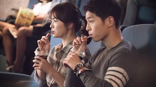 Song Hye-kyo and Song Joong-ki in Descendants of the Sun (2016)