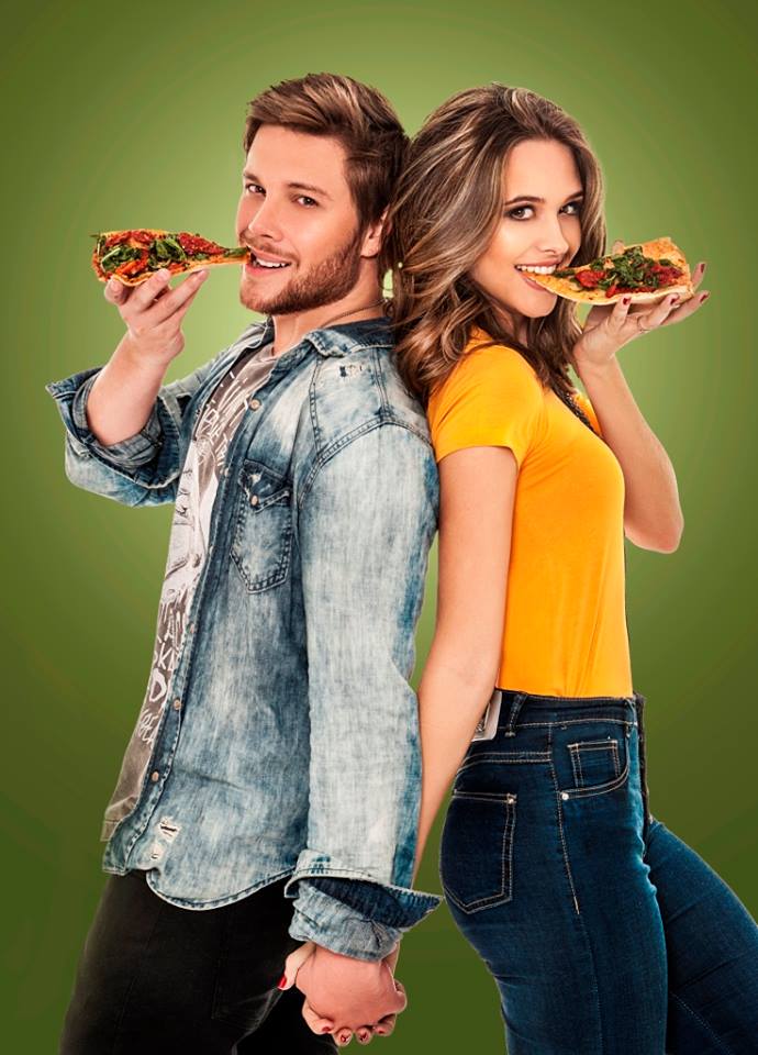 Juliana Paiva and Arthur Vinciprova in Rúcula com Tomate Seco (2017)