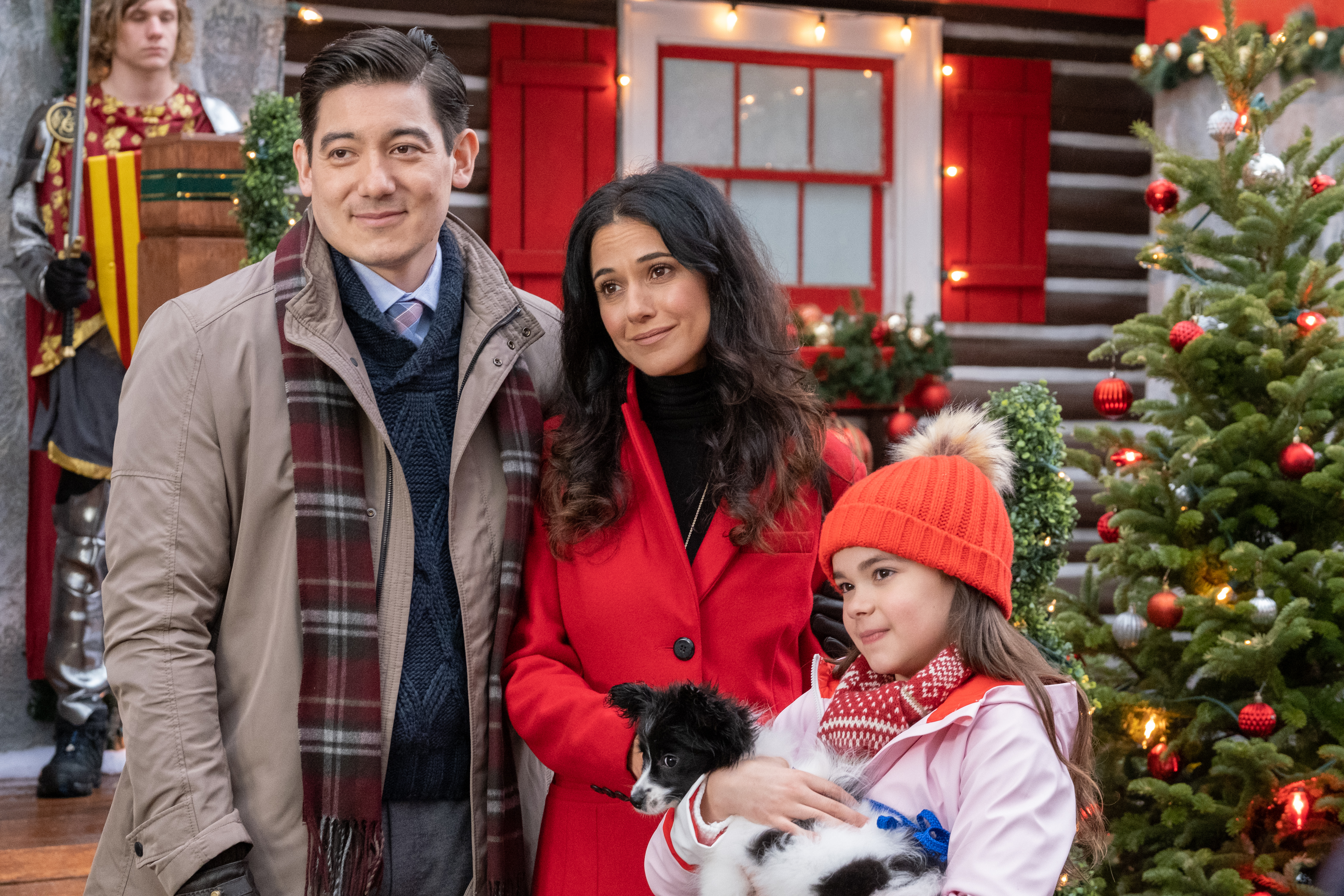 Emmanuelle Chriqui, Scott Ryan Yamamura, and Isabelle Franca in The Knight Before Christmas (2019)