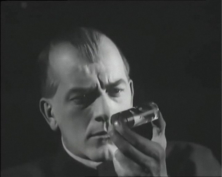 Sergey Komarov in Salamander (1928)