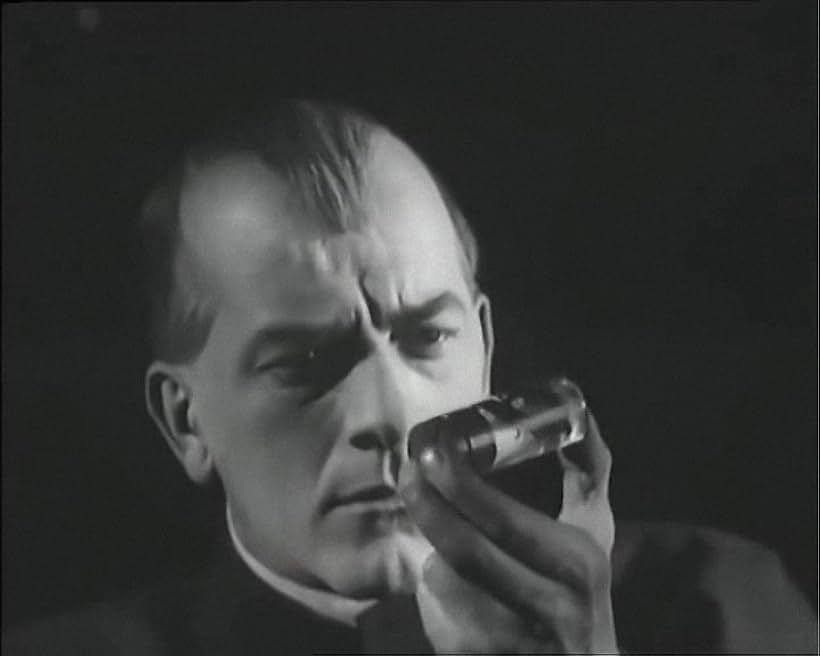 Sergey Komarov in Salamander (1928)