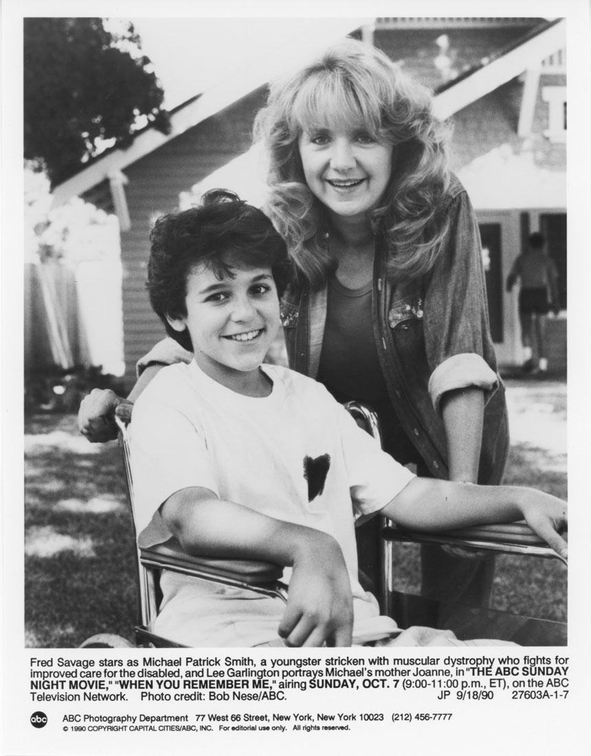 Fred Savage and Lee Garlington in When You Remember Me (1990)