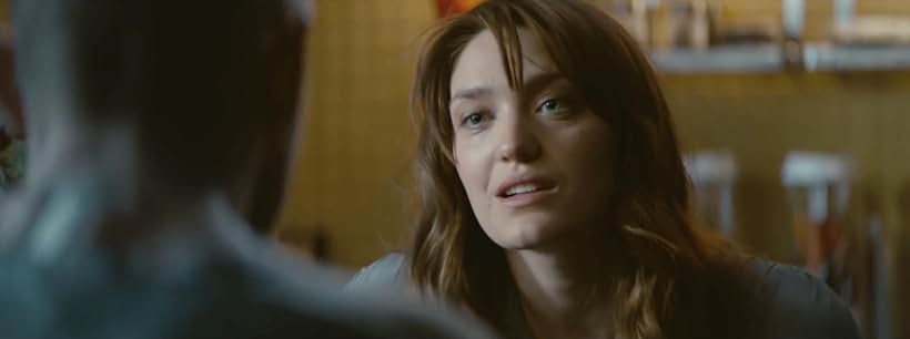 Tess Haubrich in Infini (2015)