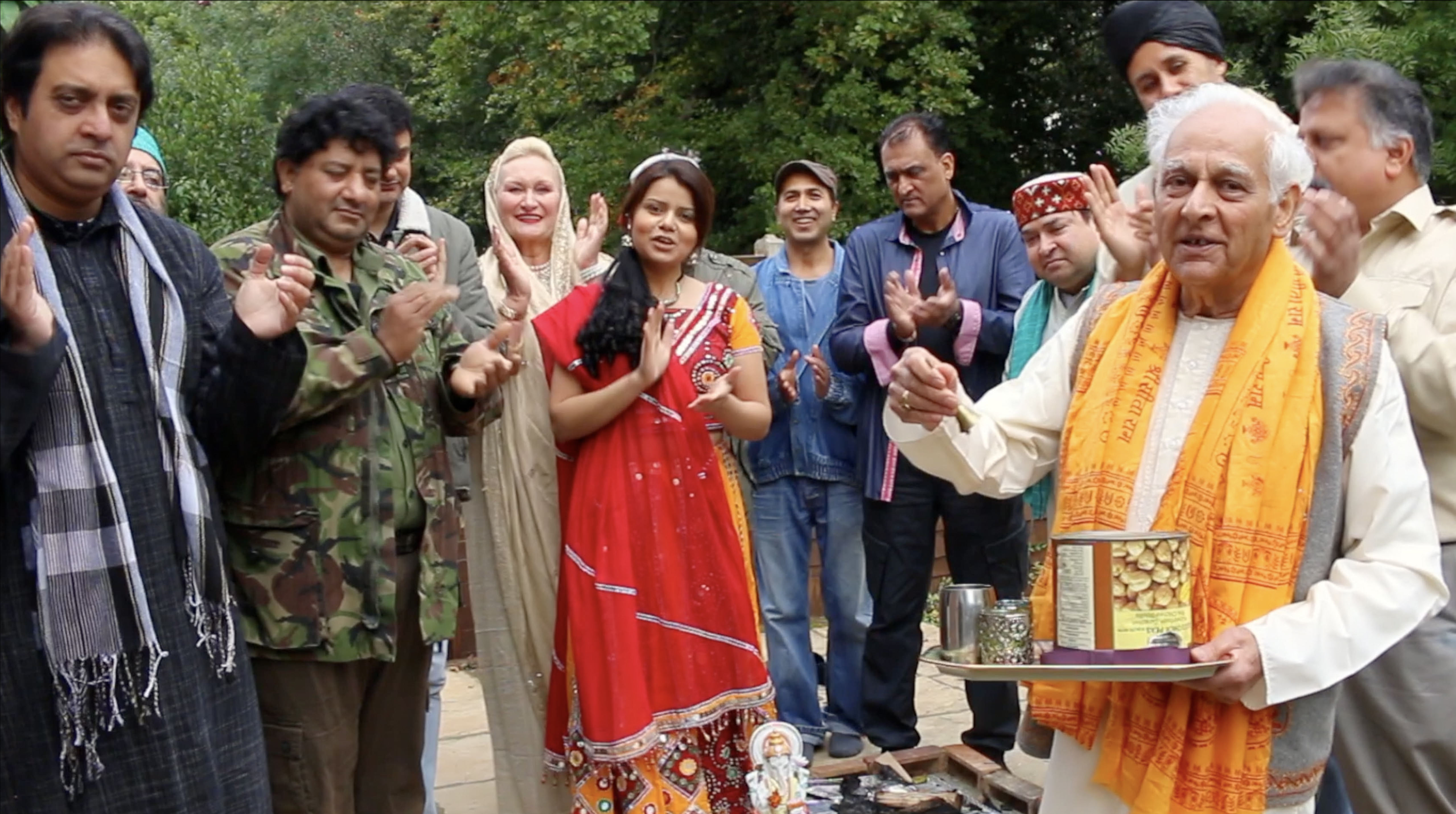 Faith Tarby, Atul Sharma, Kumud Pant, Raj Awasti, Kishore Bhatt, Dimple Kumar, Kamal Prabhakar, Daniel Eghan, Avinashi Sharma, Pooja Kimaya, Brij Mohan Thathal, and Parvinder Nandhra in Cholay (2022)