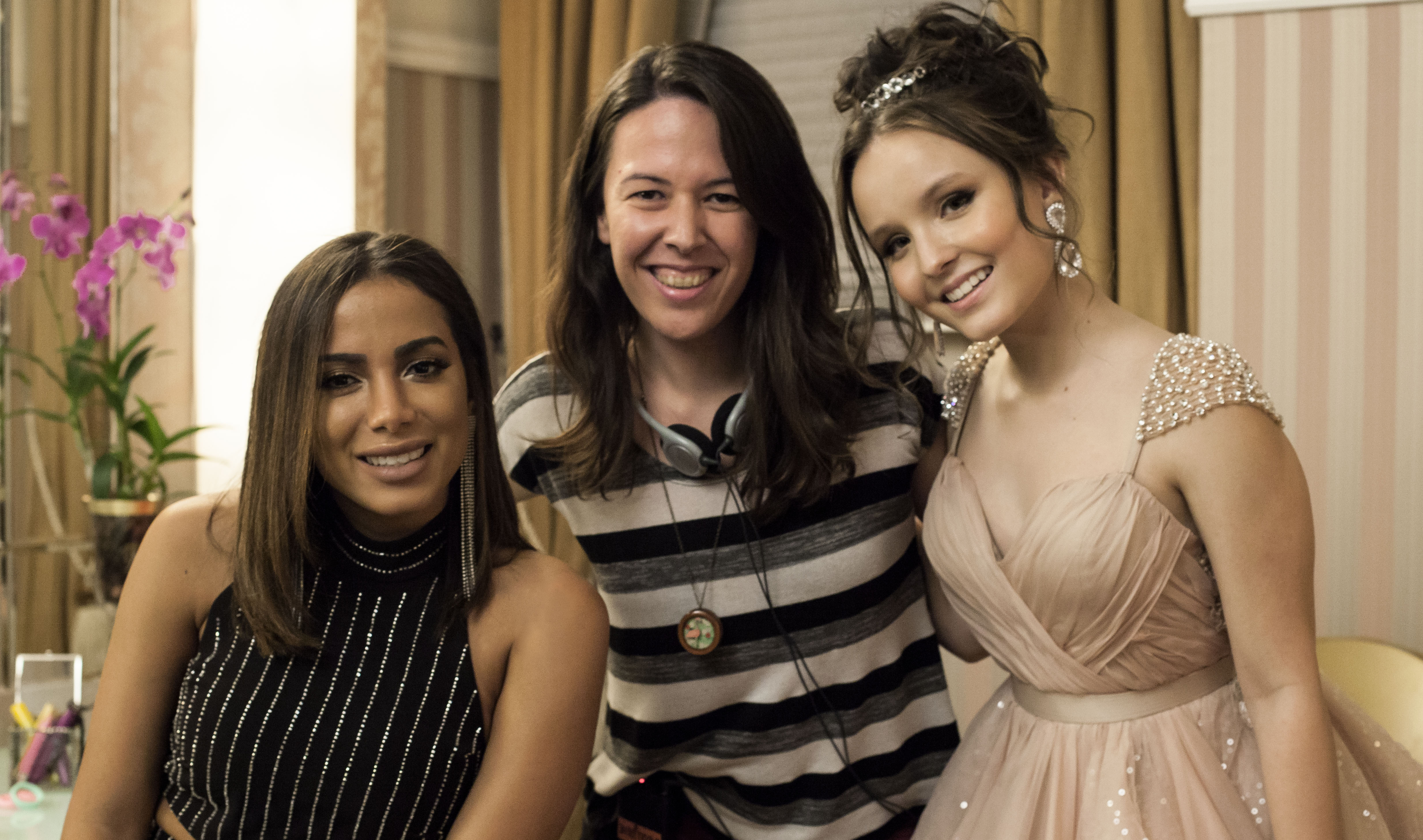 Caroline Fioratti, Anitta e Larisa Manoela - set do filme 'Meus 15 Anos'