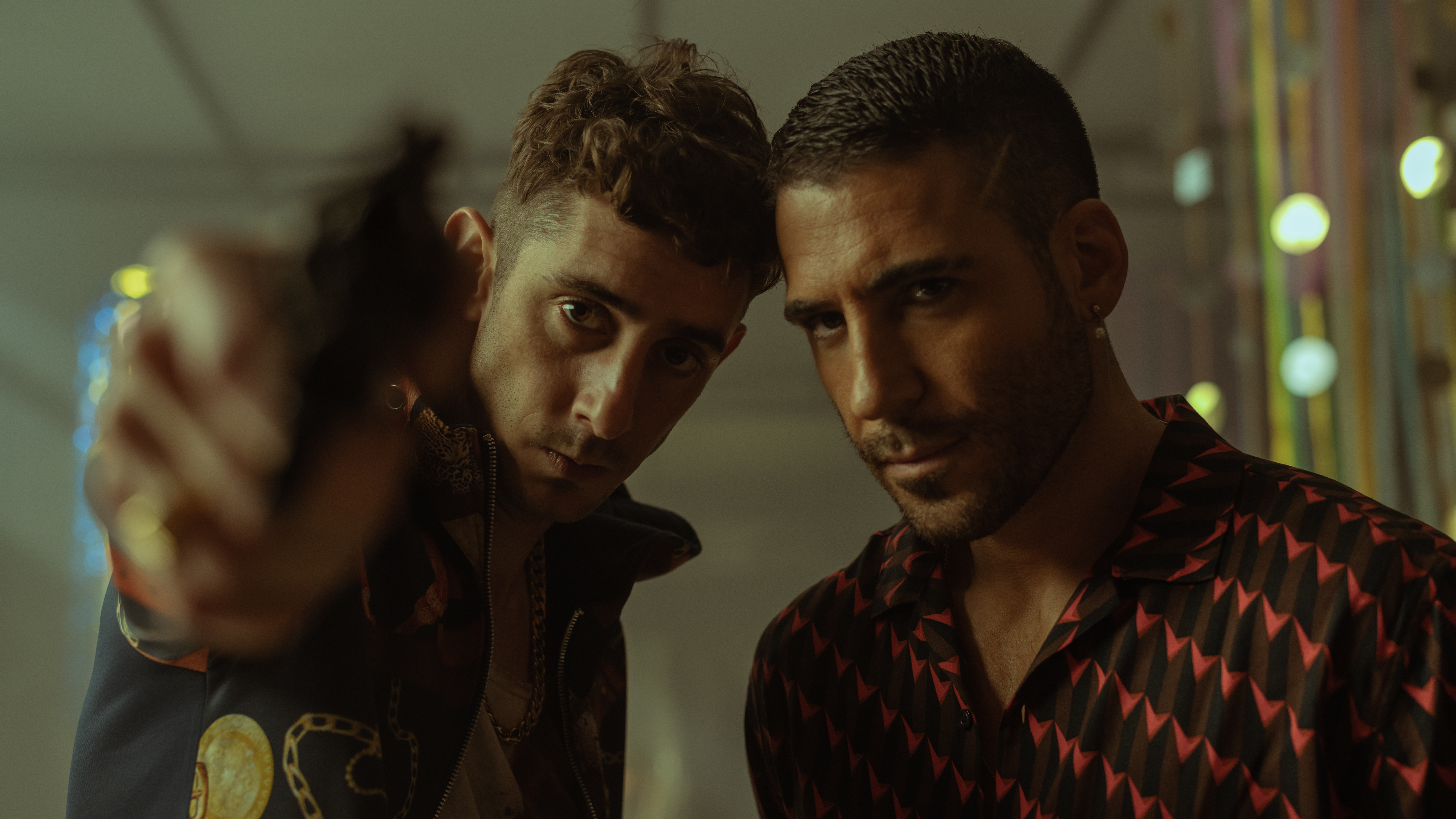 Miguel Ángel Silvestre and Enric Auquer in Sky Rojo (2021)