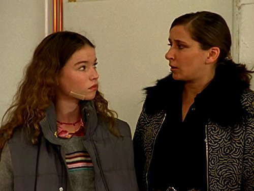 Barbara Philipp and Jana Fomenko in The Peppercorns (1999)