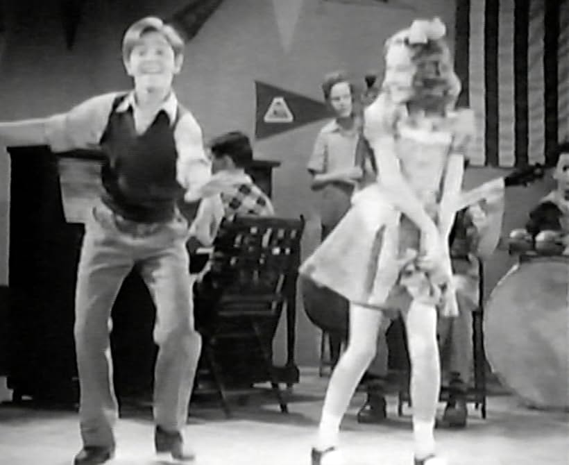 Dickie Humphreys and Kay Tapscott in Hi, Buddy (1943)