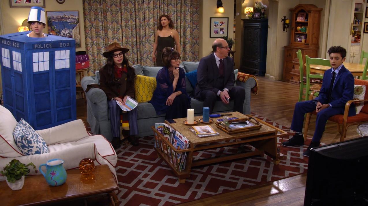 Rita Moreno, Justina Machado, Stephen Tobolowsky, Isabella Gomez, Sheridan Pierce, and Marcel Ruiz in One Day at a Time (2017)