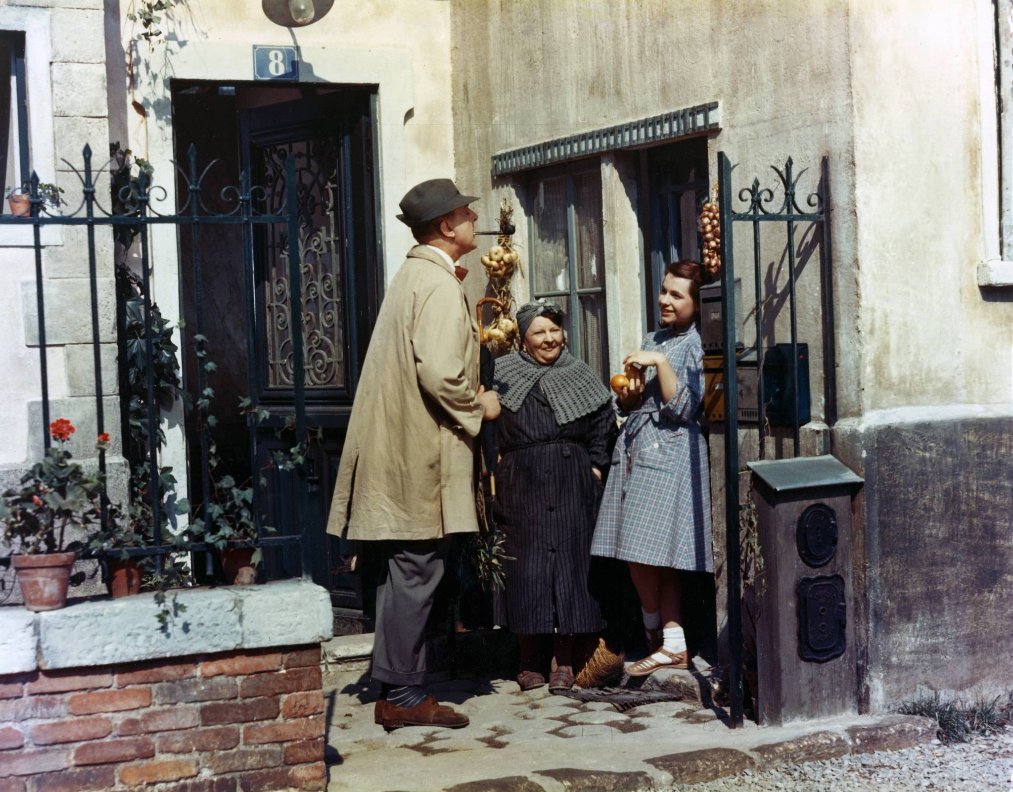 Jacques Tati and Betty Schneider in My Uncle (1958)