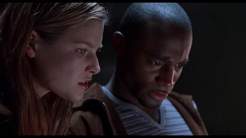 Taye Diggs and Ali Larter in House on Haunted Hill (1999)