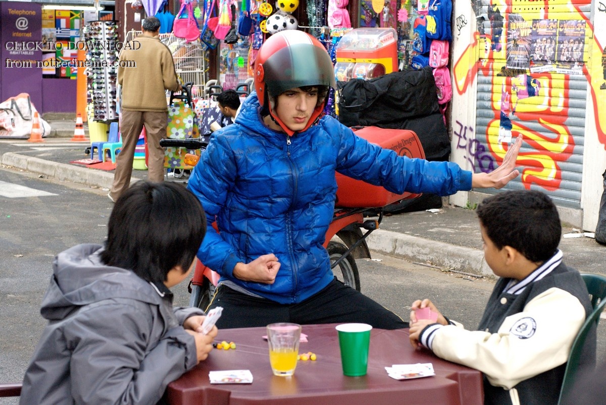 Vincent Lacoste, Emir Seghir, and Paul Sheng in De l'huile sur le feu (2011)