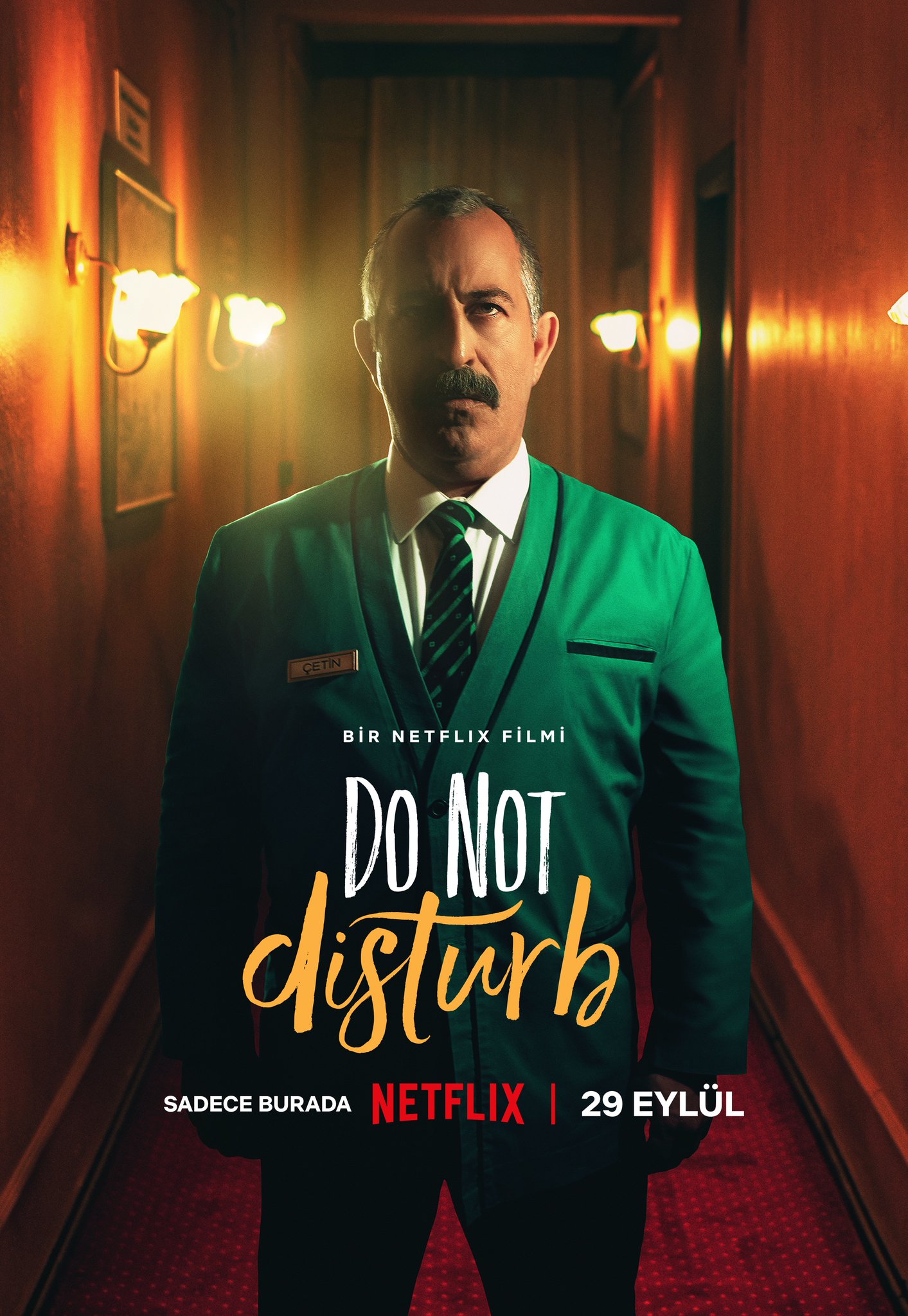 Cem Yilmaz in Do Not Disturb (2023)