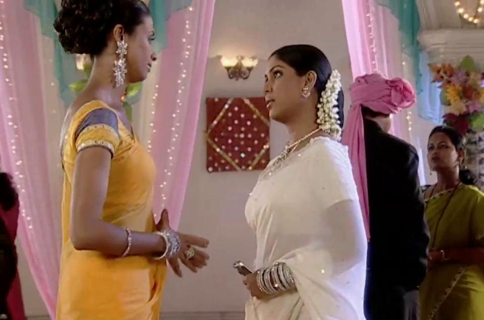 Achint Kaur and Sakshi Tanwar in Kahaani Ghar Ghar Kii (2000)