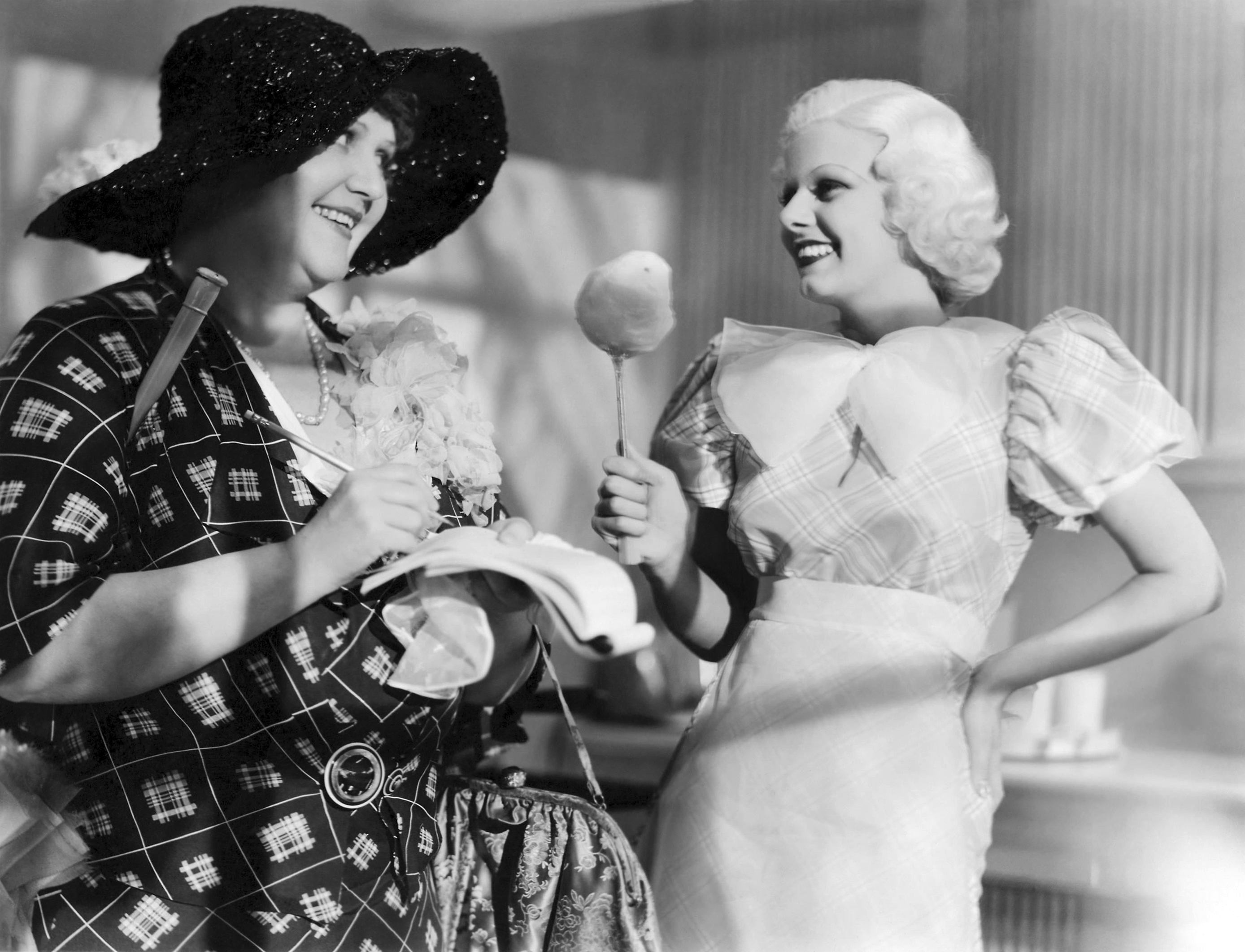 Jean Harlow and Grace Hayle in Bombshell (1933)