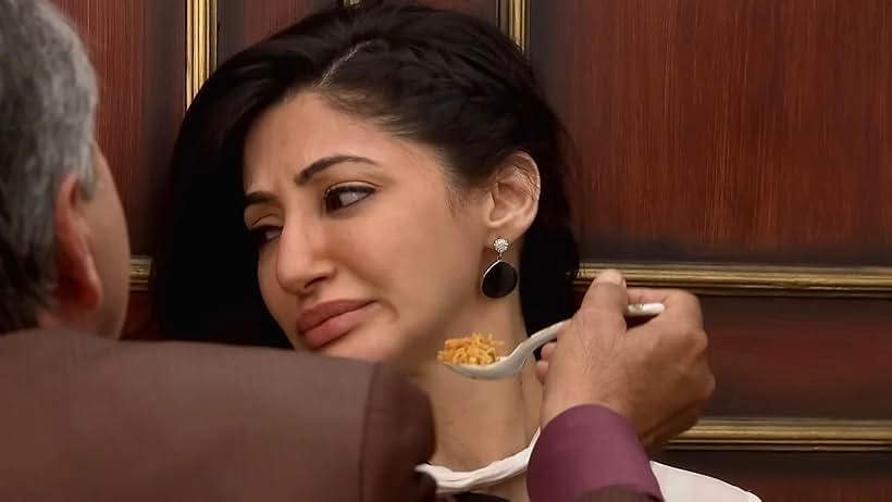 Reyhna Malhotra in Jamai Raja (2014)