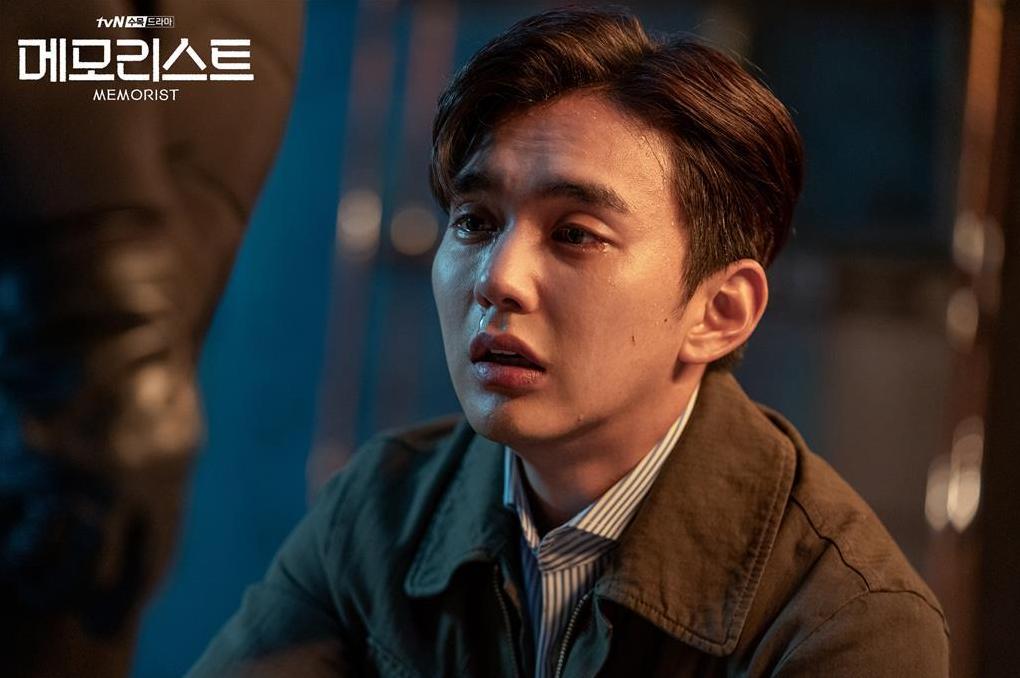 Yoo Seung-ho in Memorist (2020)