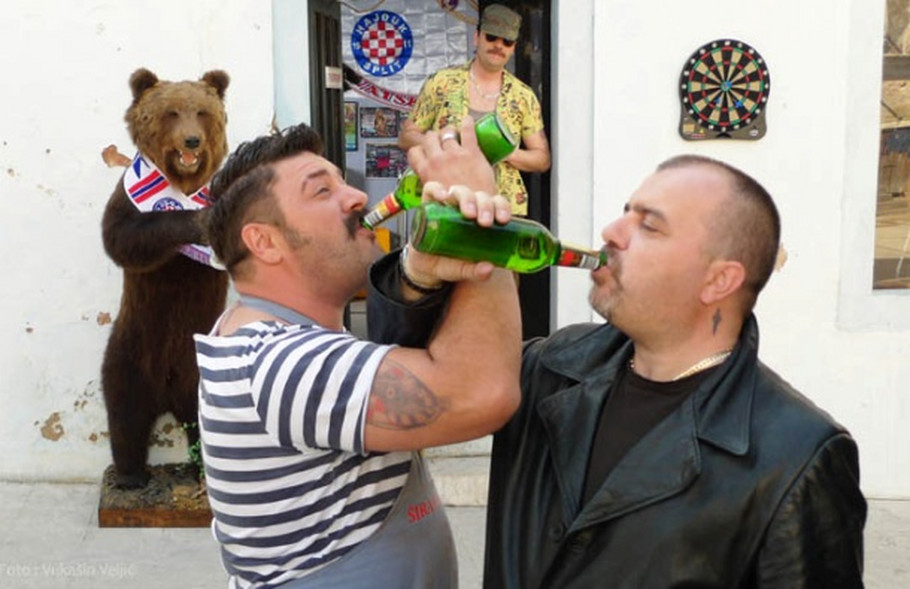 Nikola Kojo and Goran Navojec in The Parade (2011)