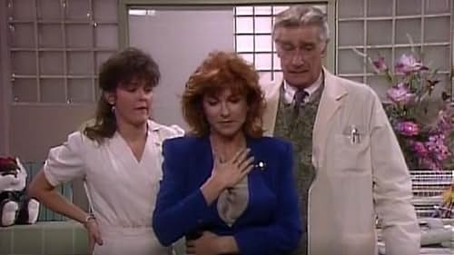 Dinah Manoff, Richard Mulligan, and Park Overall in Empty Nest (1988)