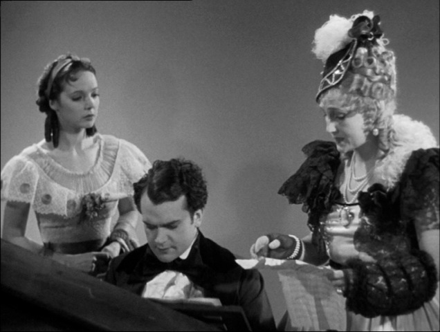 Fay Compton, Esmond Knight, and Jessie Matthews in Strauss' Great Waltz (1934)