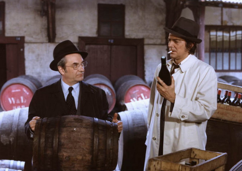 Jean-Pierre Mocky and Jean Carmet in Un linceul n'a pas de poches (1974)