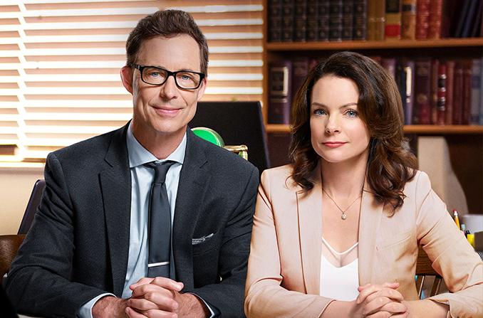 Tom Cavanagh and Kimberly Williams-Paisley in Witness to Murder: A Darrow mystery (2019)