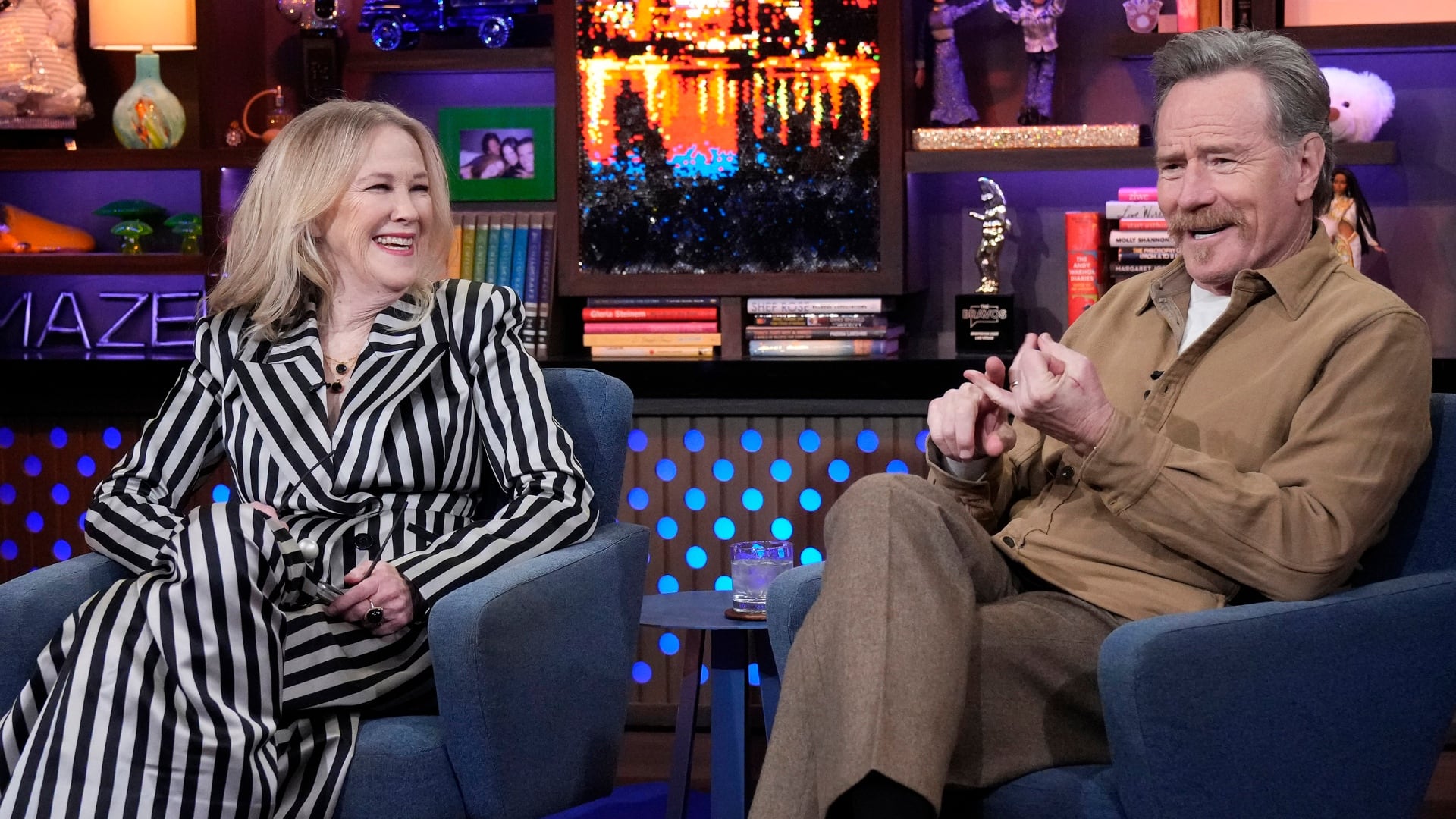 Catherine O'Hara and Bryan Cranston in Watch What Happens Live with Andy Cohen (2009)