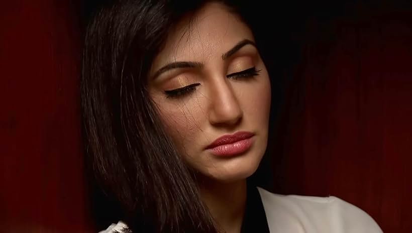 Reyhna Malhotra in Jamai Raja (2014)