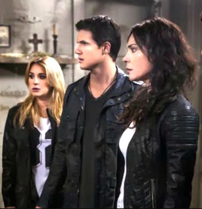 Michelle Forbes, Alexa PenaVega, and Robbie Amell in The Hunters (2013)