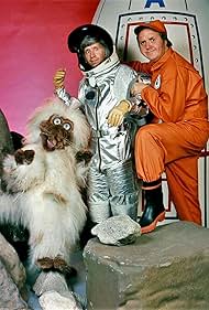 Bob Denver, Patty Maloney, Chuck McCann, and The Krofft Puppets in Far Out Space Nuts (1975)