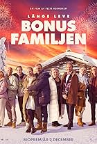 Fredrik Hallgren, Jerka Johansson, Christer Lindarw, Martin Luuk, Marianne Mörck, Johan Ulveson, Klara Hodell, Vera Vitali, and Frank Dorsin in Long Live the Bonus Family (2022)