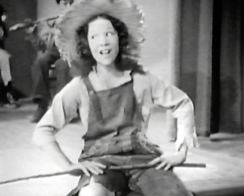 Helene Stanley in Hi, Buddy (1943)