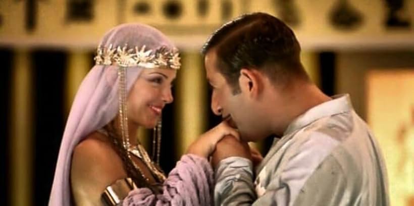 Cem Yilmaz and Özge Özberk in G.O.R.A. (2004)