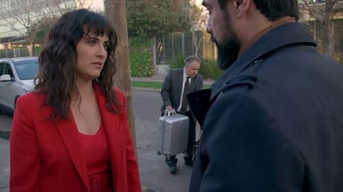 Luciano Castro and Julieta Díaz in Victoria Small (2019)