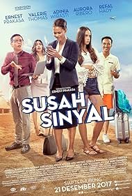 Adinia Wirasti, Valerie Thomas, Ernest Prakasa, Refal Hady, and Aurora Ribero in Susah Sinyal (2017)