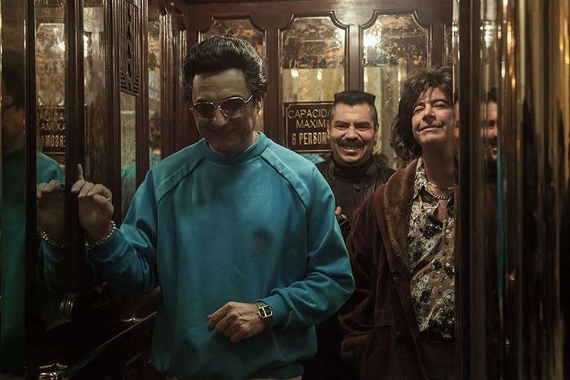 Pietro Sibille, Carlos Carlín, and Leónidas Urbina in El día de mi suerte (2019)