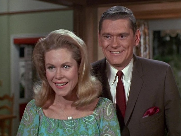 Elizabeth Montgomery and Dick York in Bewitched (1964)