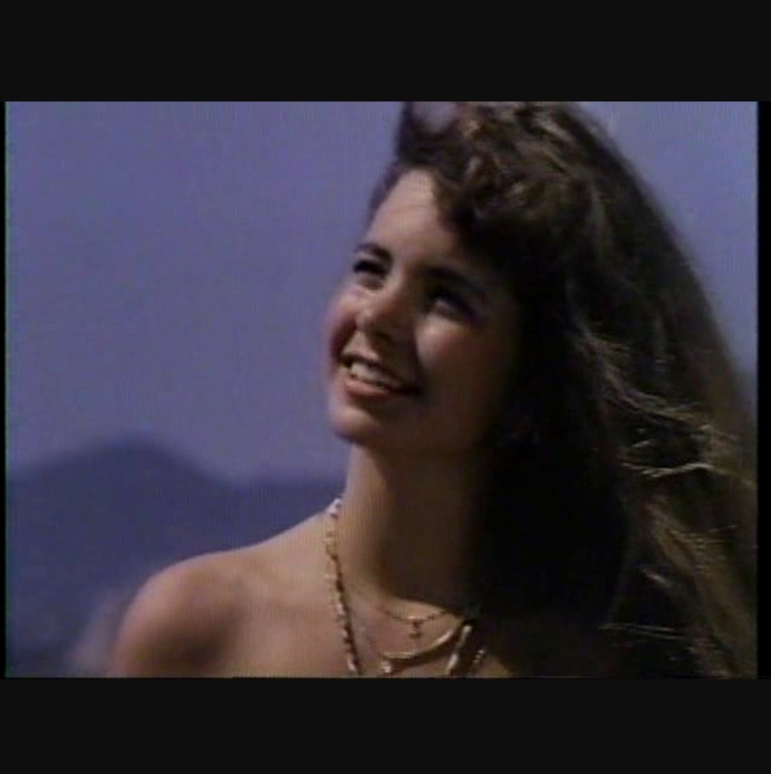 Lucero in Fiebre de amor (1985)