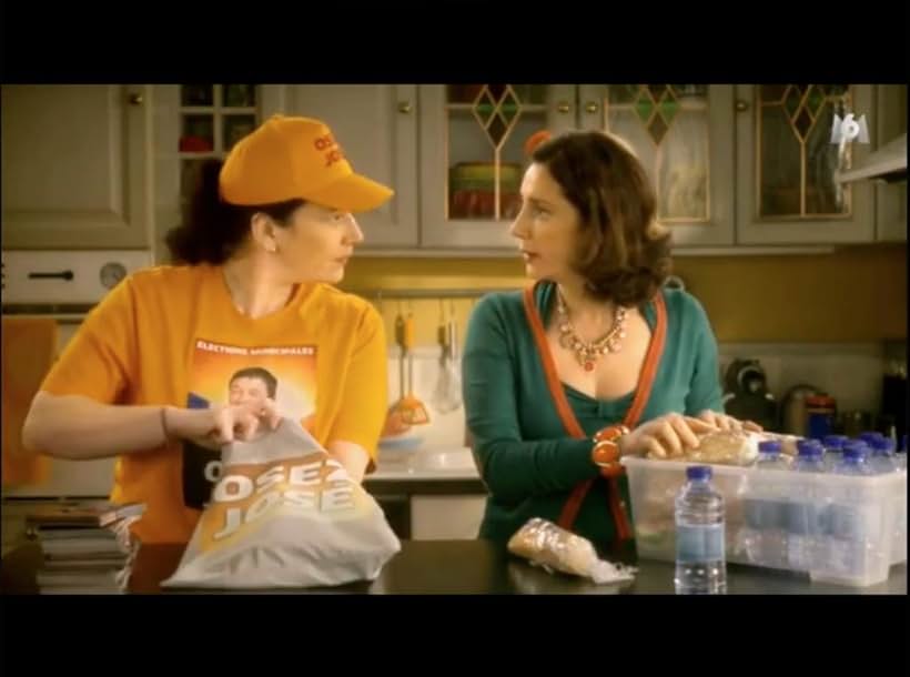 Valérie Karsenti and Bénédicte Vidal in Scènes de ménages (2009)