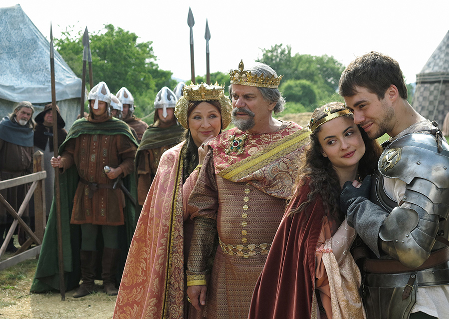 Zlata Adamovská, Petr Stepánek, Eva Podzimková, and Patrik Dergel in Korunní princ (2015)