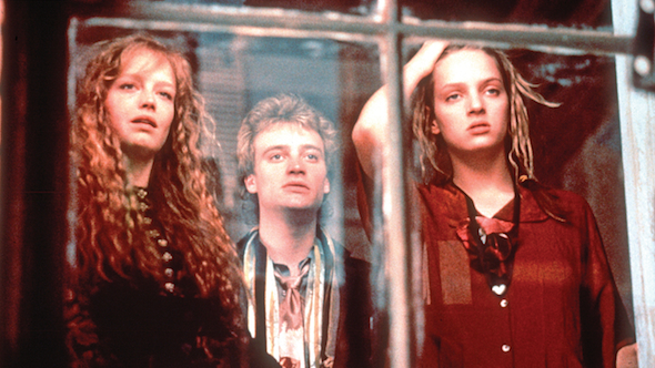 Uma Thurman, Suzy Amis, and David Hewlett in Where the Heart Is (1990)