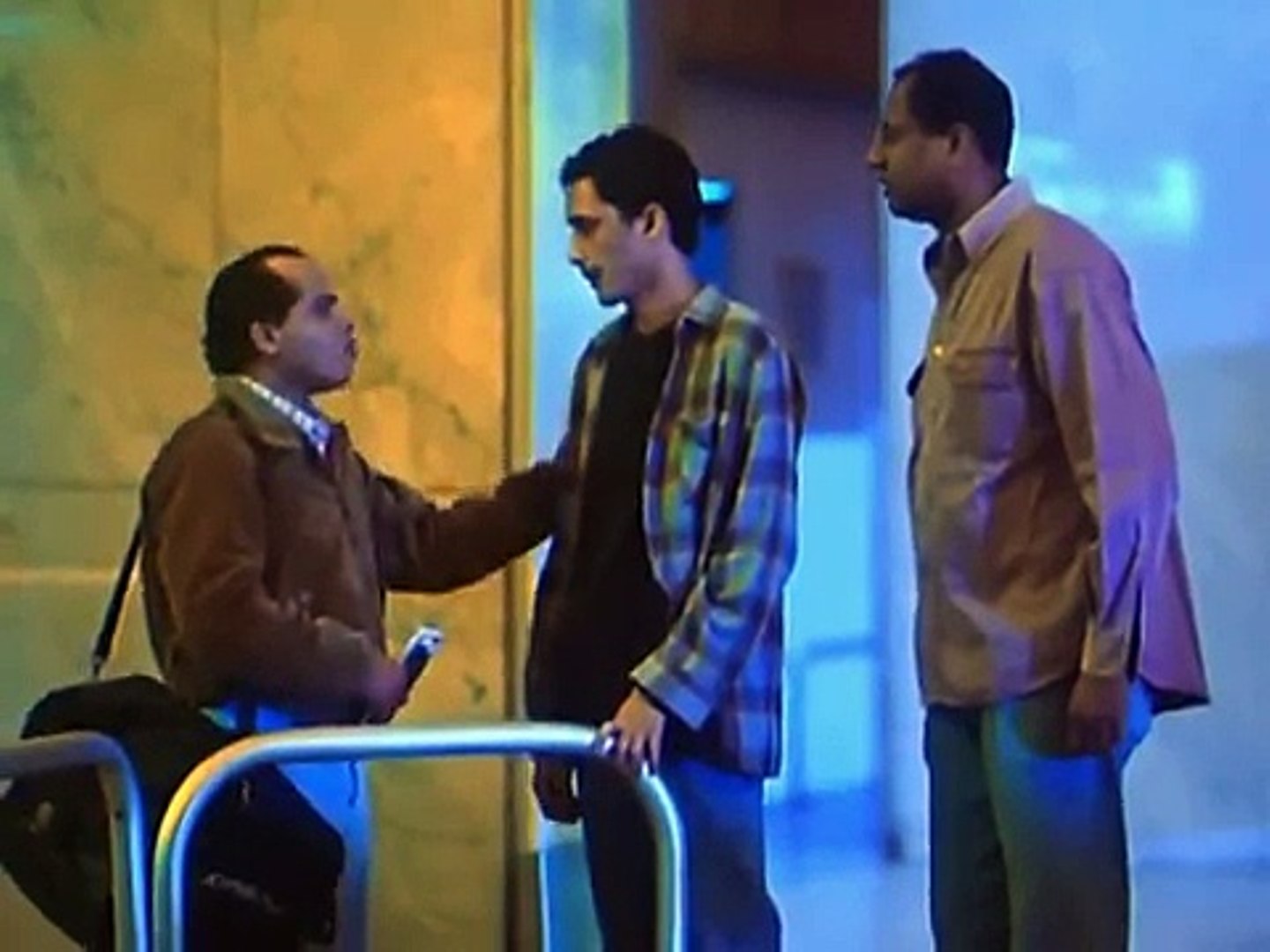 Mohamed Henedi and Ahmed Eid in Hammam fi Amistirdam (1999)