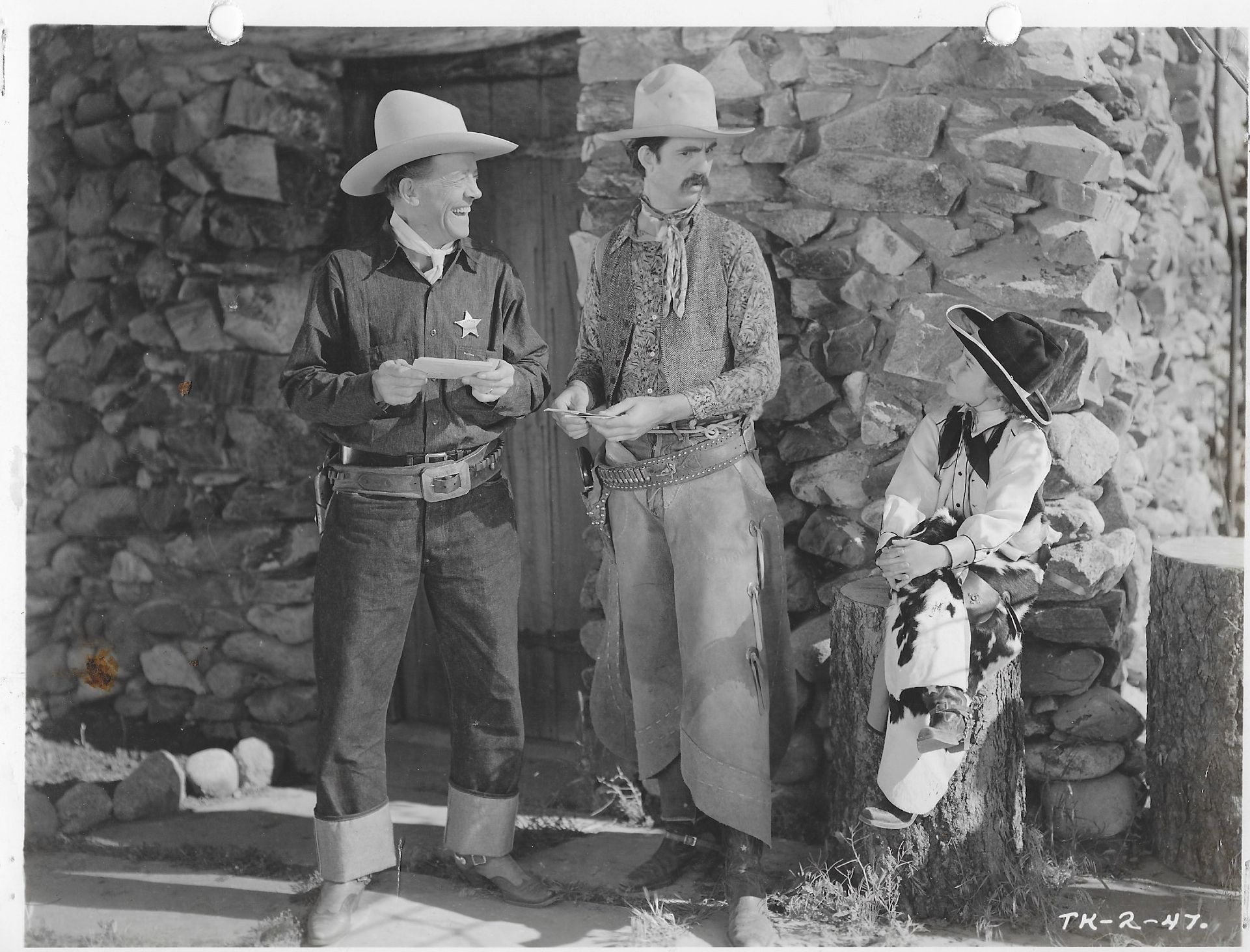 Slim Andrews, Tom London, and Sugar Dawn in Riding the Sunset Trail (1941)